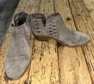 Vince Camuto Women’s Size 7 1/2 Graystone Peera Cutout Bootie
